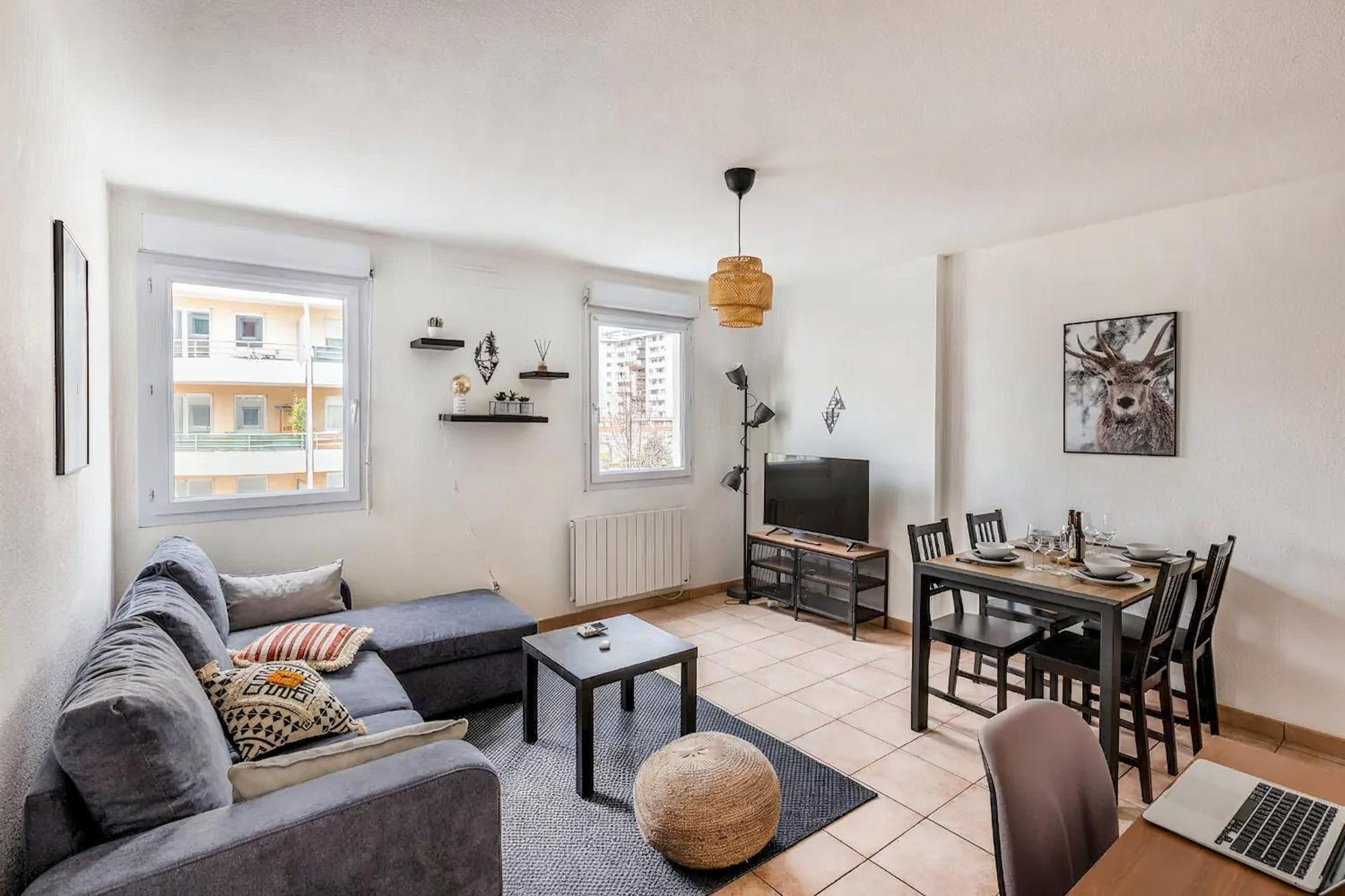 Superbe Appartement - Parking Gratuit - 4 Personnes Chambéry Zewnętrze zdjęcie