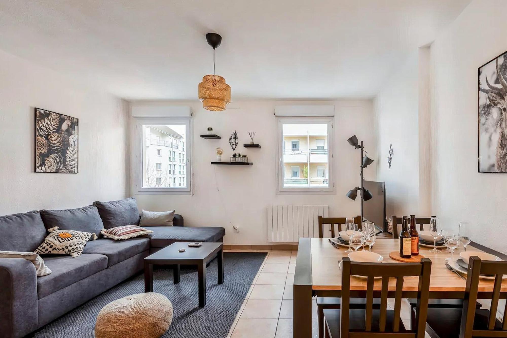 Superbe Appartement - Parking Gratuit - 4 Personnes Chambéry Zewnętrze zdjęcie